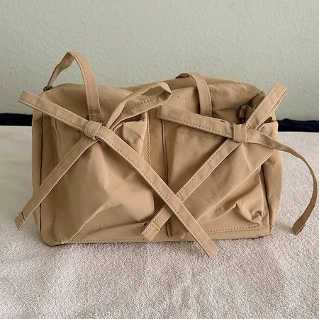 Beige Schultertasche mit Schleifendetails