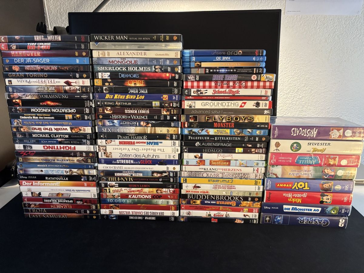Alle DVDs: AUFLÖSUNG SELTENE BLURAY / DVD / VHS SAMMLUNG – Gebraucht aus Langnau am Albis von CollectingCoRe