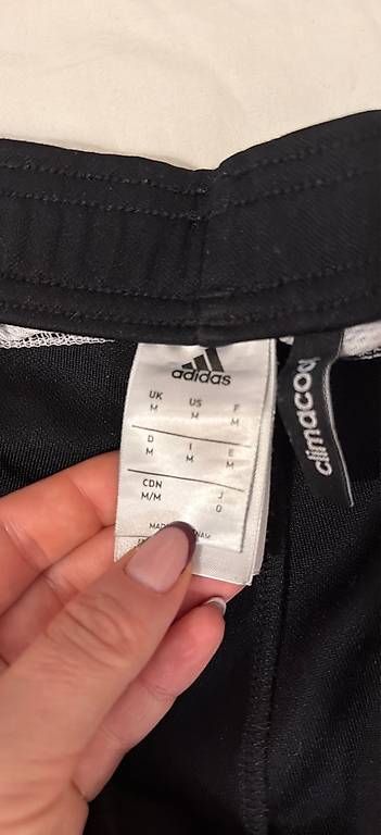 Pantaloni: Adidas Trainerhose Gr. M – Usato da Bern venduto da sshueli 1