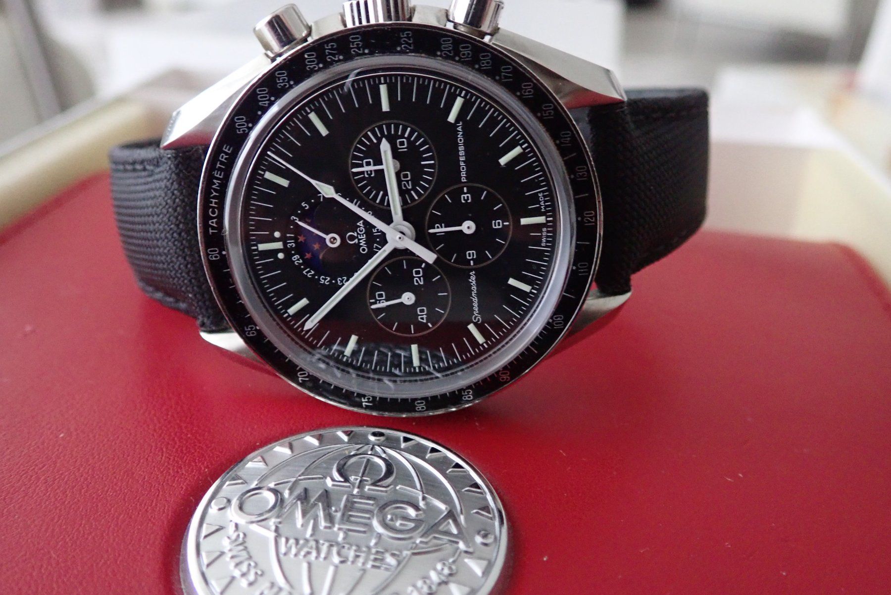 Omega Orologi: OMEGA SPEEDMASTER MOONWATCH CHRONOGRAPH  MOONPHASE HANDAUZUG – Usato da Wohlen AG venduto da kingwatcheshere 1