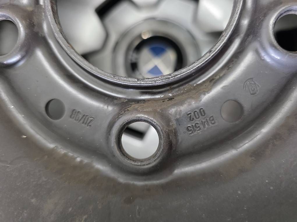 BMW Pneus & Kompletträder: Winter Original BMW E36 E46  Stahl 185/65R15 – Gebraucht aus Rümlang von AZAutozubehor 3