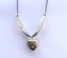 Halskette mit Herz-Anhänger, Modeschmuck