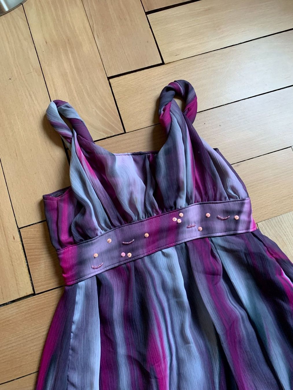 Robes: Chiffon Kleid grau-magenta - XS – D'occasion à Zürich par Diazaio 1