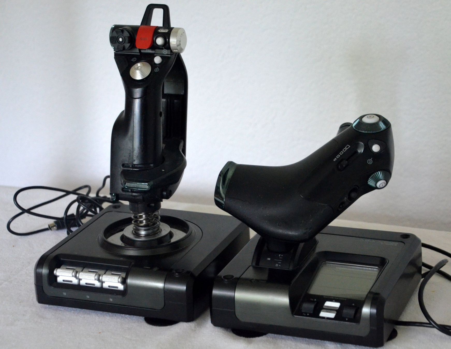 Saitek Controller: Logitech Gaming Saitek X52 Pro Flight Flugsimulator – Usato da Collonges venduto da arashee 1