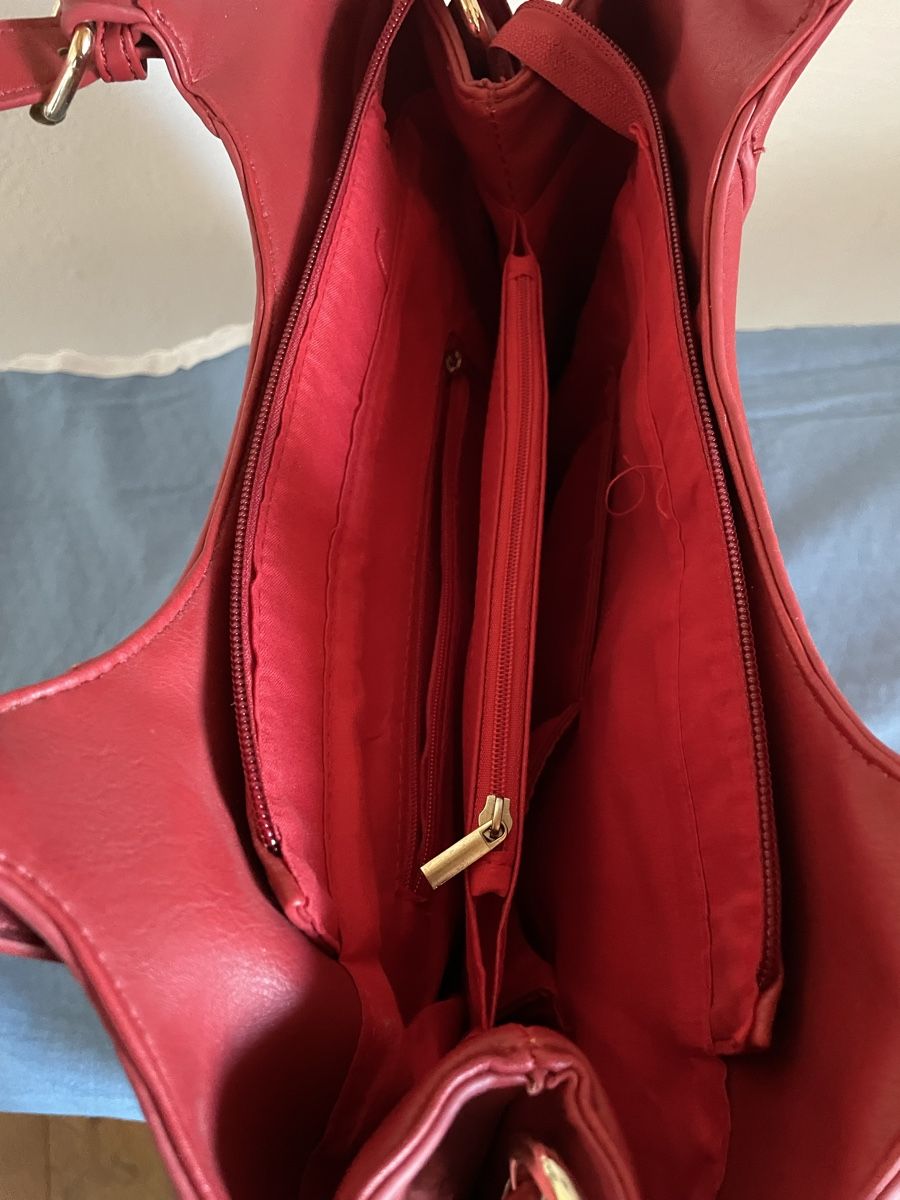 Taschen für Damen: Handtasche rot – Gebraucht aus Igis von rog_6t78 2