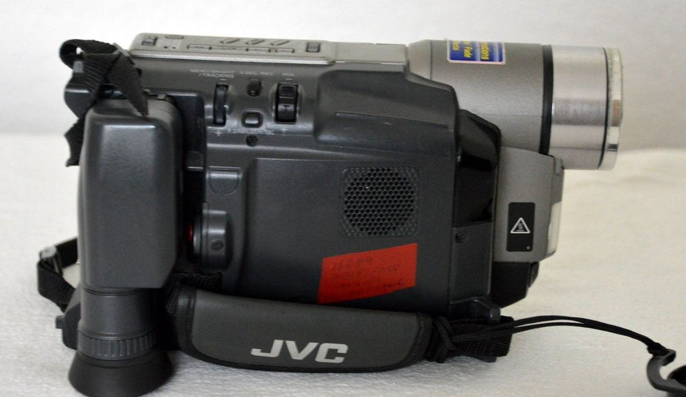 Test du caméscope VHS-C JVC GR-AXM225