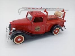 Solido Ford V8 1:18 FD Beverly Hills