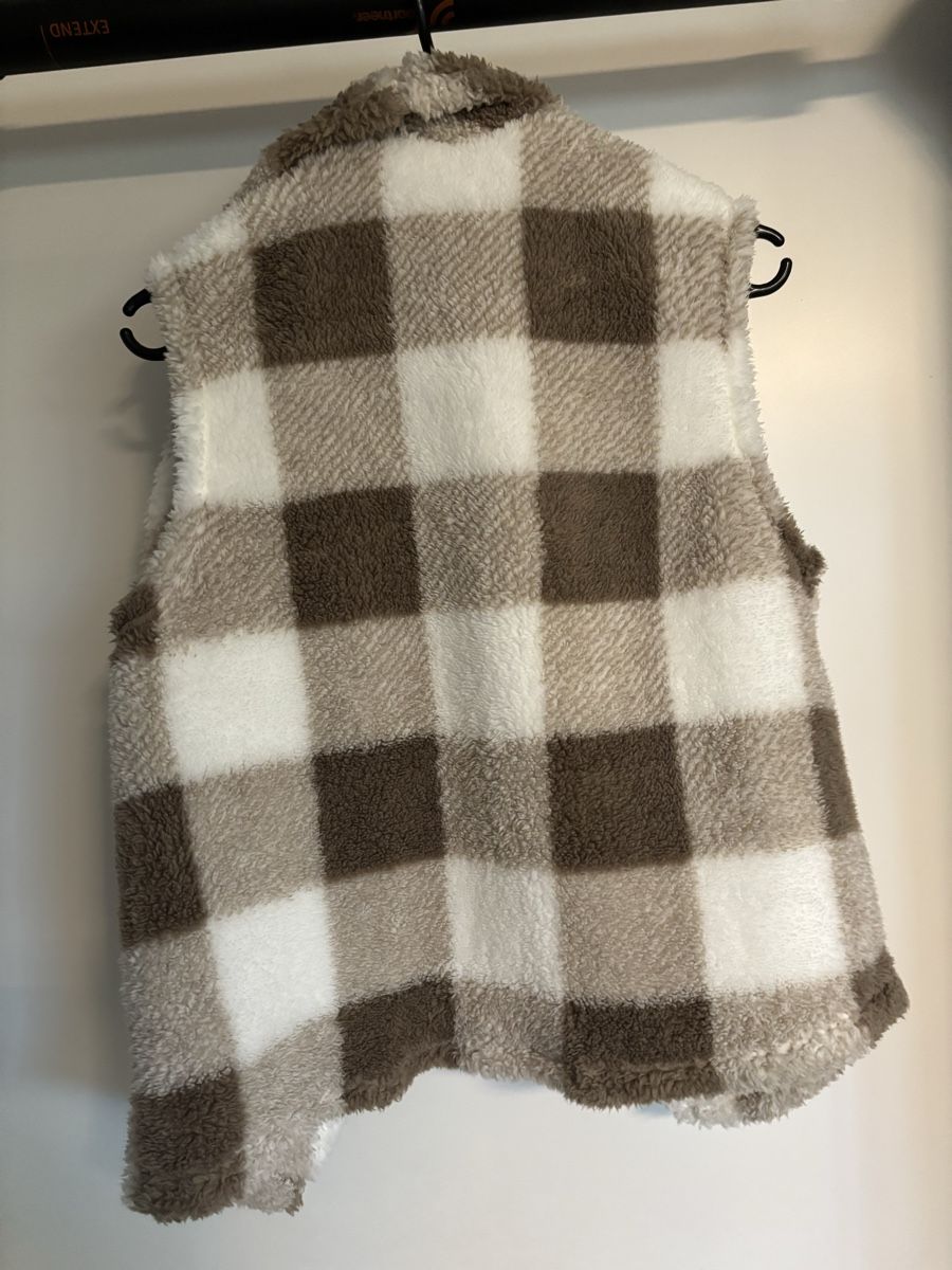 Gilet & Giacche senza maniche: Flauschige Teddyweste Gr. 38 – Usato da Salenstein venduto da Silly...0 2