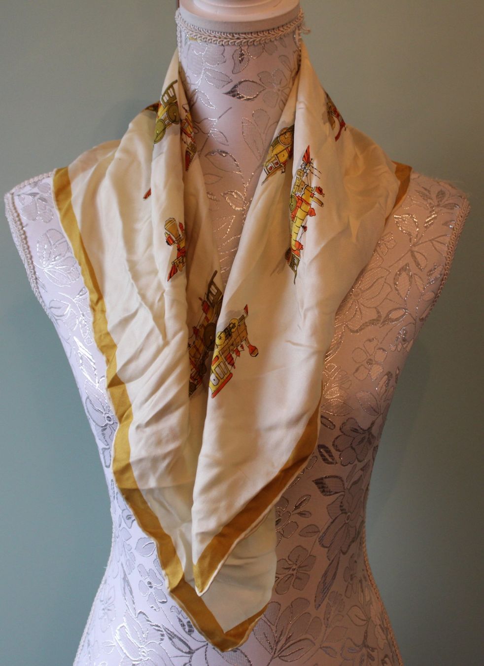 Foulard & Sciarpe: Foulard – Usato da Schaan venduto da antikes_und_kurioses