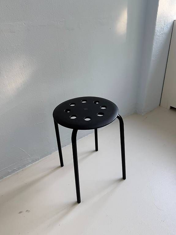 Ikea Hocker: 4er-Set IKEA MARIUS Hocker in Schwarz – Gebraucht aus Zürich von san_pelle