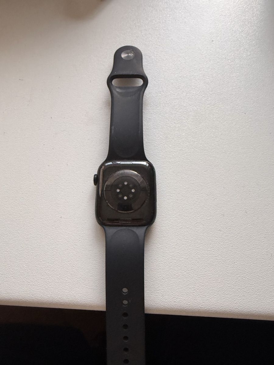 Apple Smartwatch: Apple Watch Series 9 45mm GPS – D'occasion à Bettwiesen par Jan.99 1