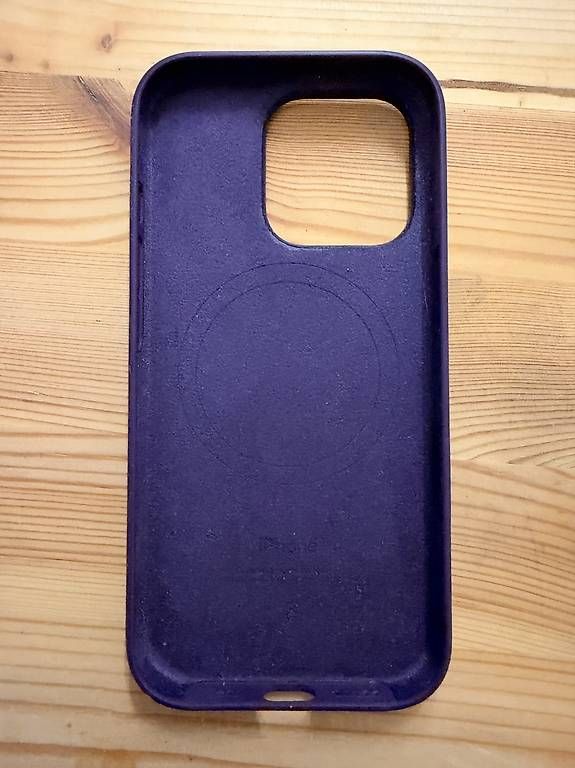 Cover & Protezioni schermo: Iphone 16 Pro Apple Hülle Silicone – Usato da Niederbipp venduto da FabioD2005 1