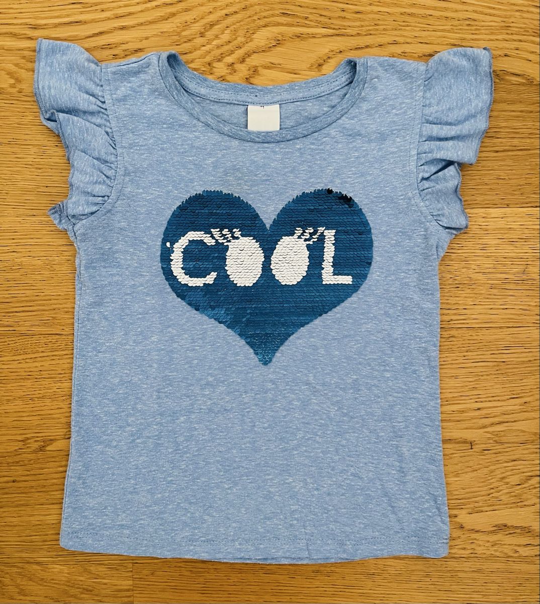 Blusen, T-Shirts & Tops: T-shirt Taille 122 – Gebraucht aus Sion von FashionStore3