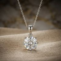 Zeitlose Halskette mit Swarovski Steinen Anhänger- Neu