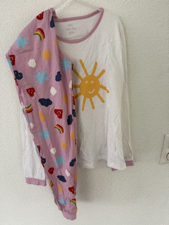 Kinder Pyjama Grösse 134/140 - Süsses Design, Top Zustand!