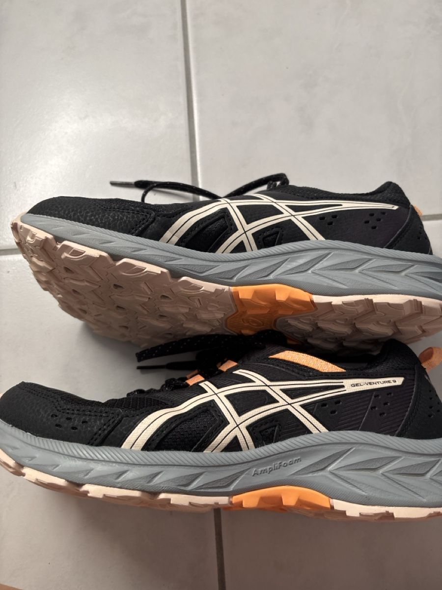Asics Herrenschuhe: Asics Gel Venture 9 – Gebraucht aus Safenwil von sabikie 1