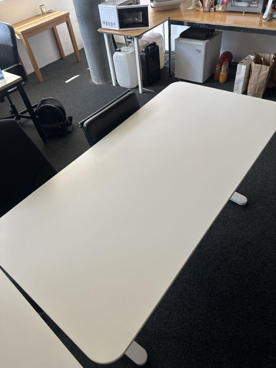 Schreibtische: 3x Tisch Büro weiss – Gebraucht aus Zürich von nde_vjv5 1