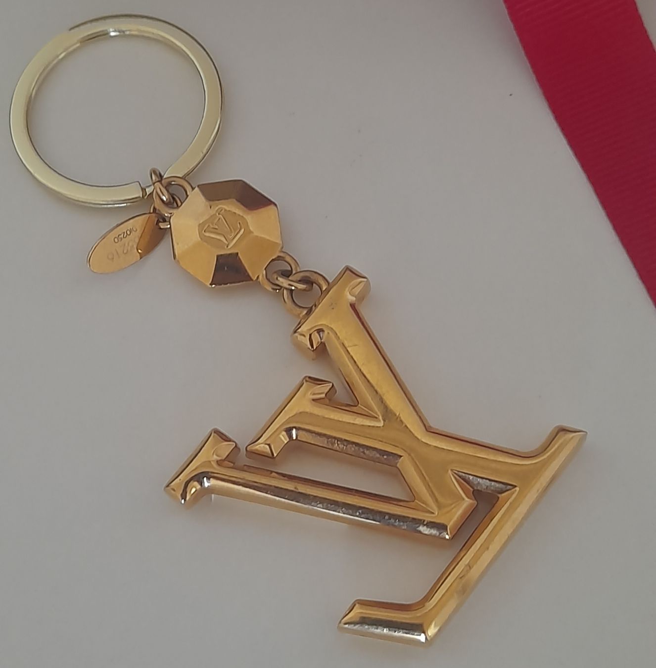Louis Vuitton Borse da donna: Charm,ou porte clé Louis Vuitton  – Difettoso da Lausanne venduto da Glam-Luxe 3