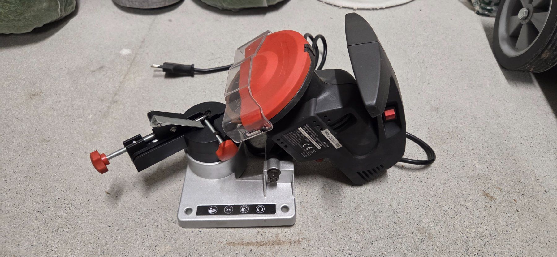 Toutes les machines: Sägekettenschärfgerät – D'occasion à Sattel par vet_2n86