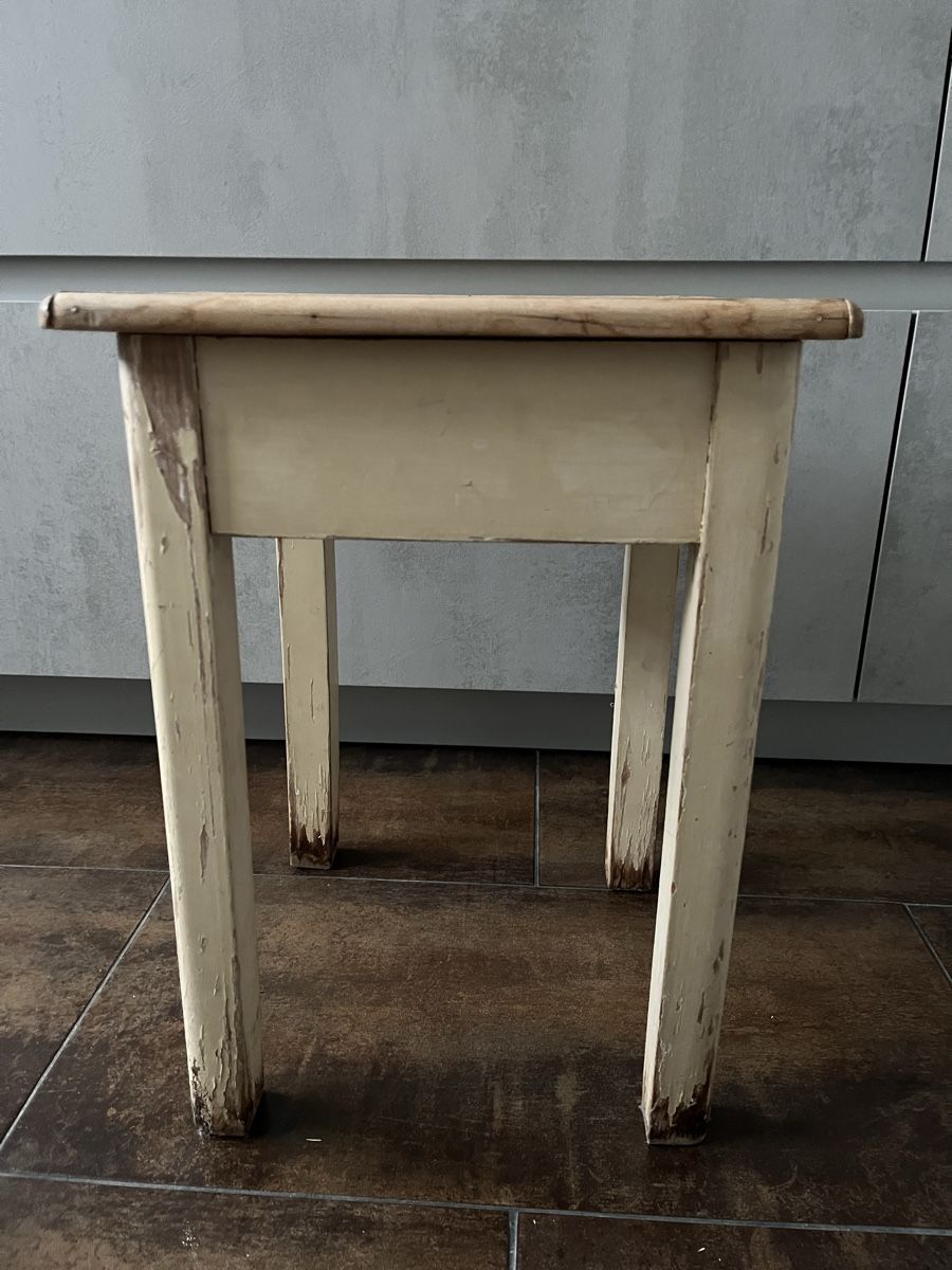 Sgabelli: Tabouret vintage avec rangement intégré – Usato da St. Prex venduto da Nikolletta 2