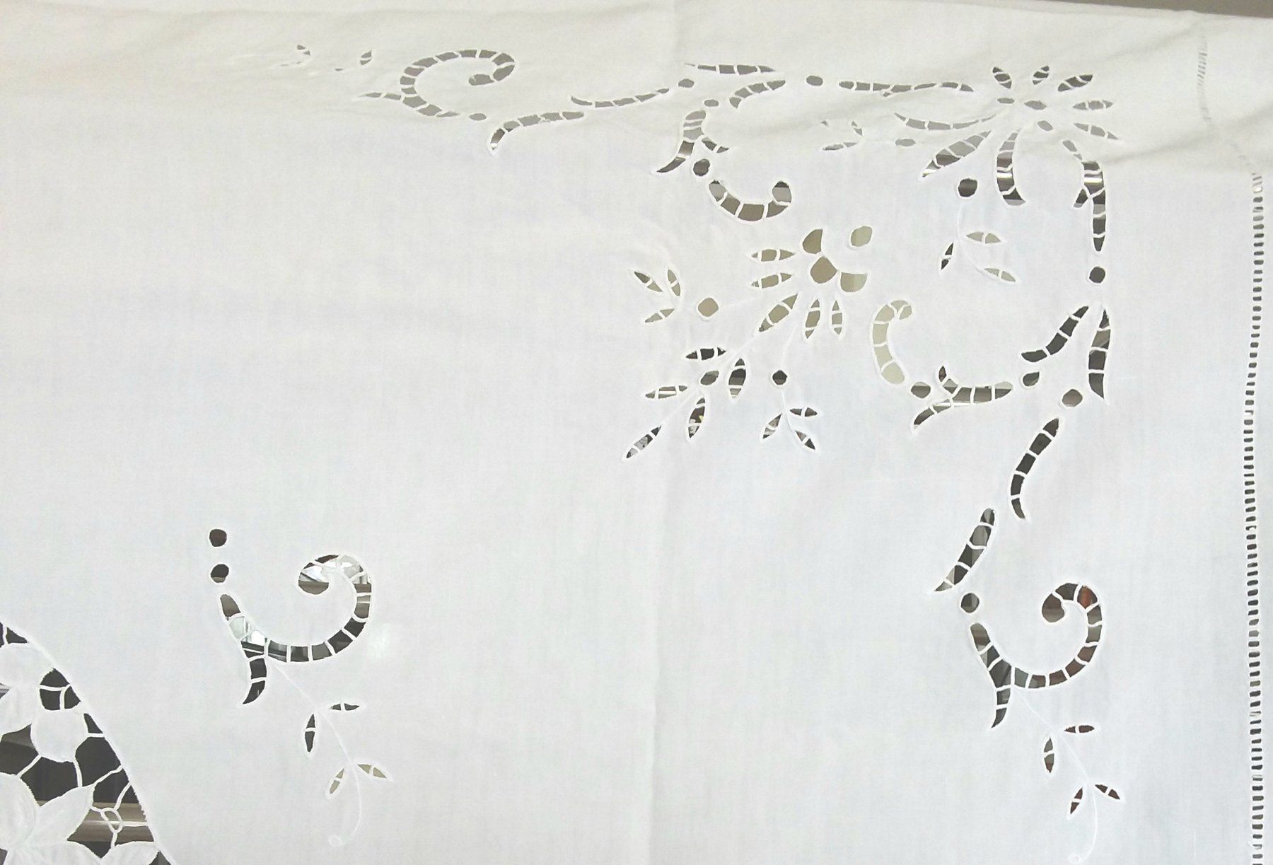Altra biancheria da tavola: Surnappe ancienne, 166 x 185 cms. – Usato da La Chaux-de-Fonds venduto da achillea01 3
