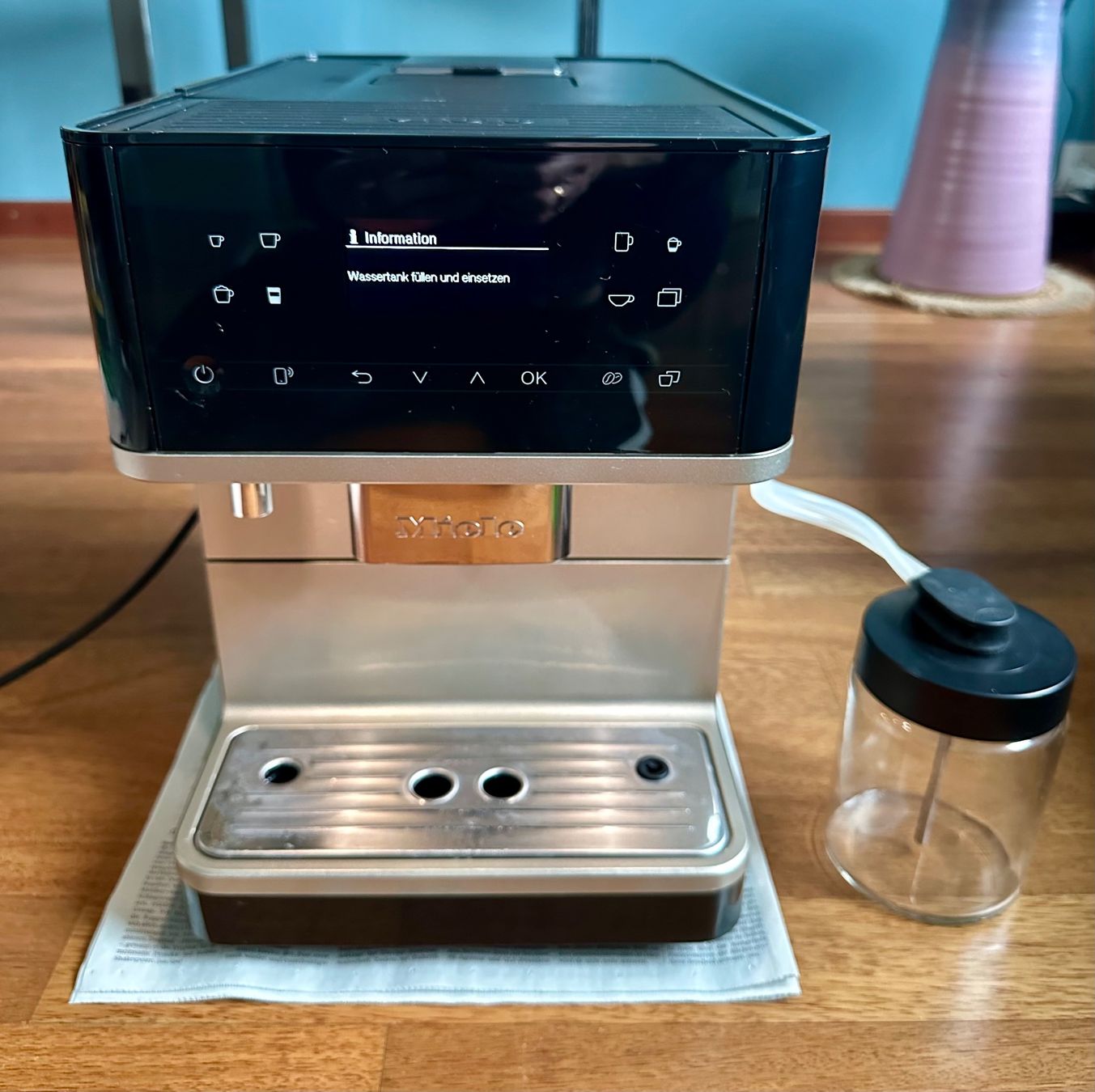 Miele Macchine per caffè & Macchine per espresso: Miele Kaffeevollautomat CM 6360 – Usato da Dübendorf venduto da Shineforyou
