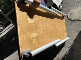 Tisch Holzplatte mit Metallbeinen gebraucht Zustand