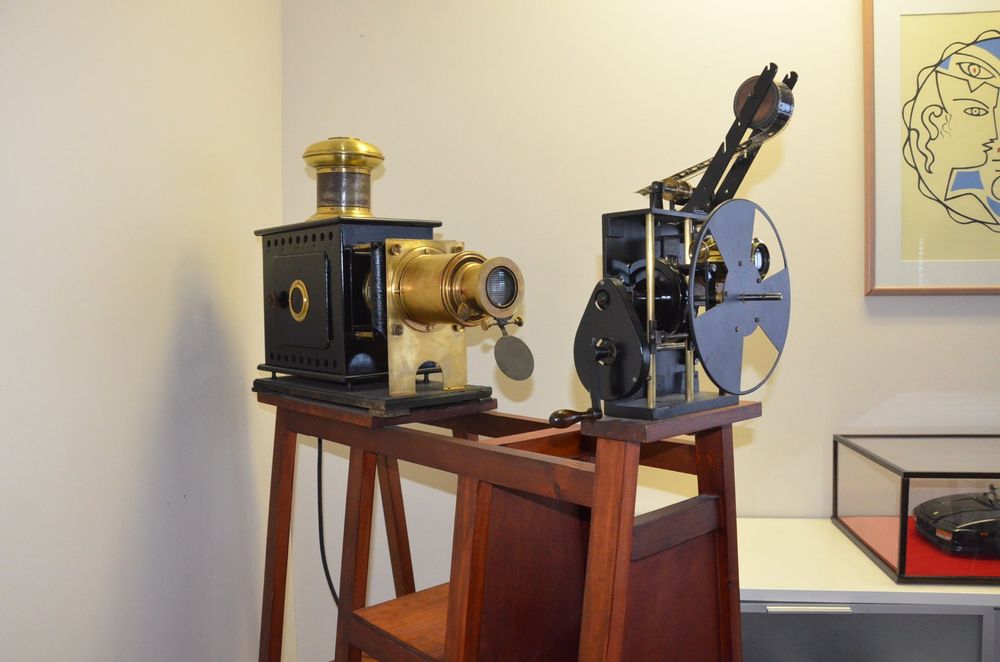 Ancien Projecteur De Cinéma Noria 9,5 Mm, état Fonctionnel, Collection
