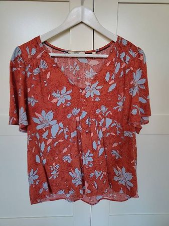 Hübsches Blüsli von Esprit Grösse 38