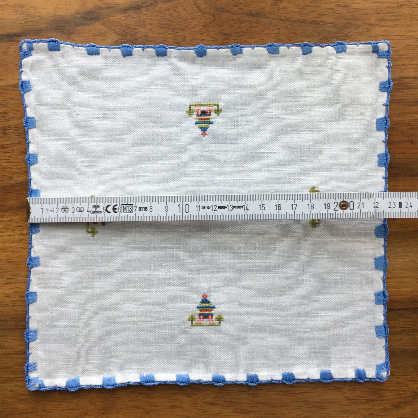 Sottobicchieri: Deckchen  handgestickt  und  umhäkelt  Untersetzer – Usato da Subingen venduto da ArtBead 4