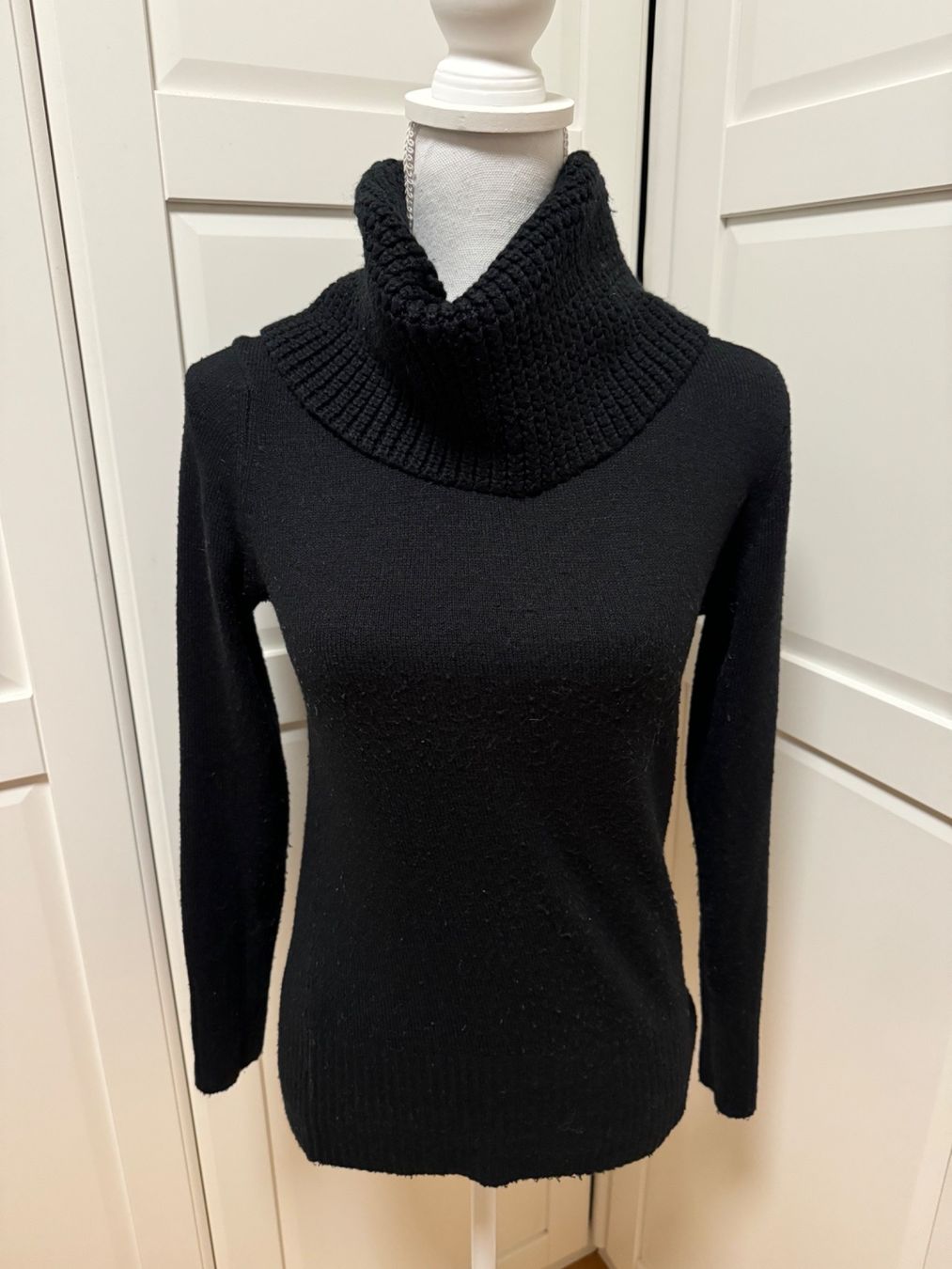 Pulls & Sweat-shirts: Pullover schwarz, Gr. L, Tally Weijl – D'occasion à Arlesheim par Eli_77