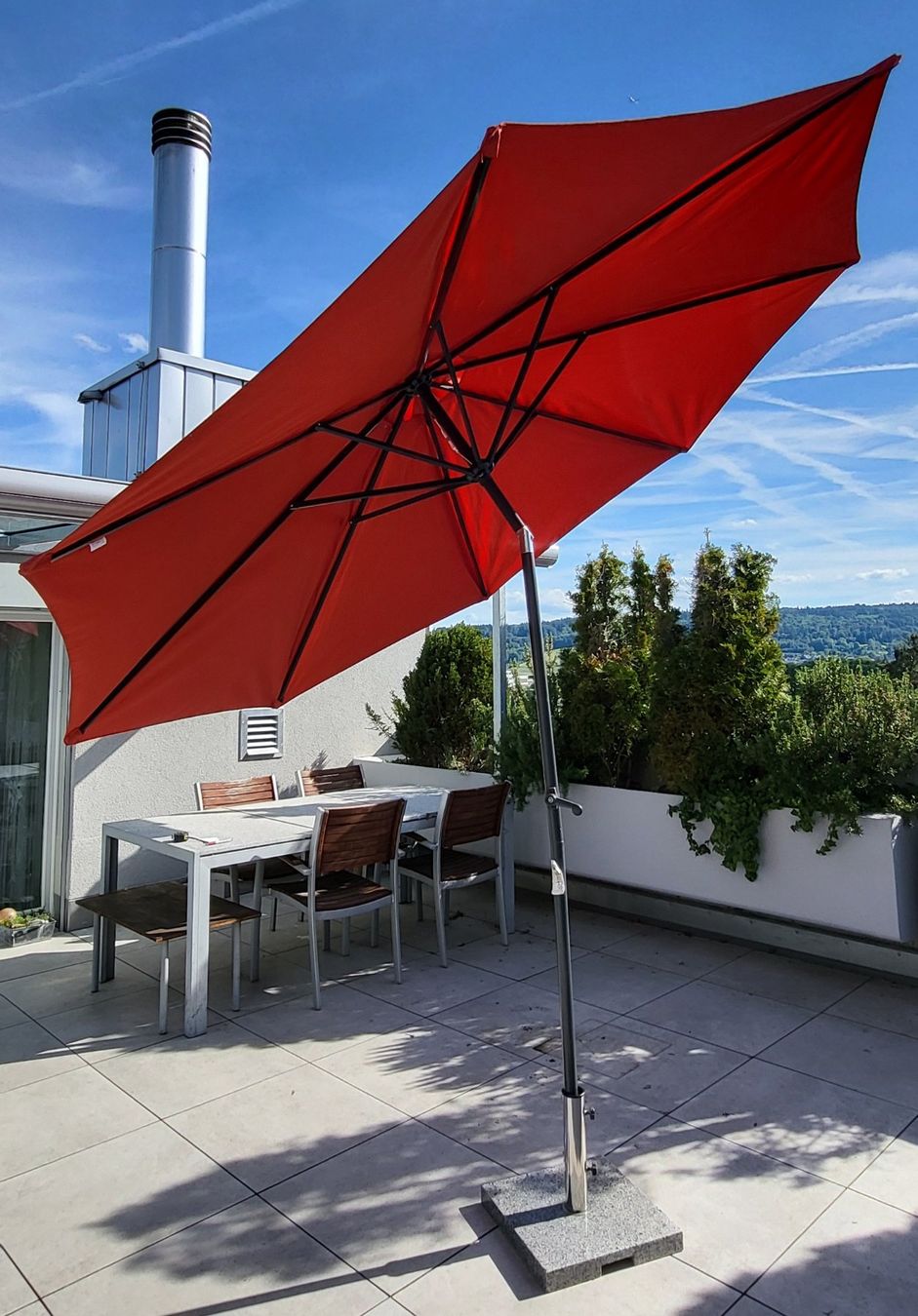 Ombrelloni: Sonnenschirm rot, 3m Durchmessser – Usato da Adlikon b.Regensdf venduto da YvZi 3