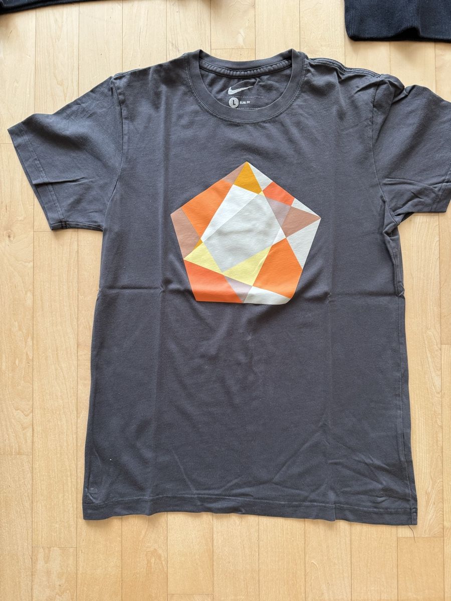 Lotti di vestiti: 3 Stück: Shirts & Pullover Herren M/L - Nike & Quicksilver – Usato da Uster venduto da Schangnau87 1