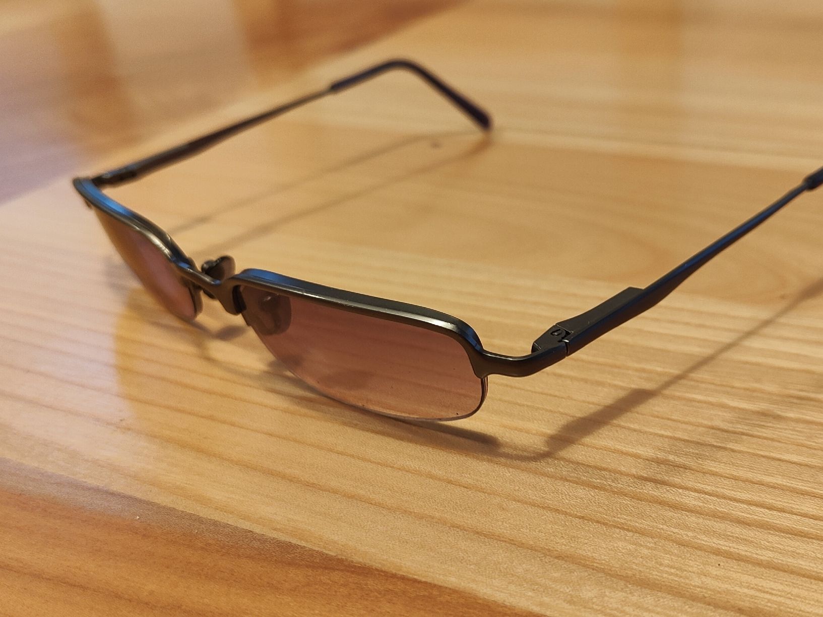 Occhiali & Lenti: Lunettes de soleil au design fin et élégant – Usato da Renens VD venduto da sin_sdr6