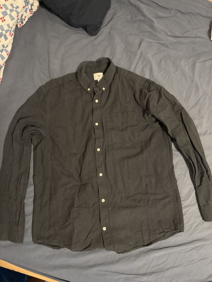 H&M Chemises: Herren Hemd H&M Regular Fit Grösse L dunkelgrau – Neuf (Voir description) à zürich par sel_c7gk