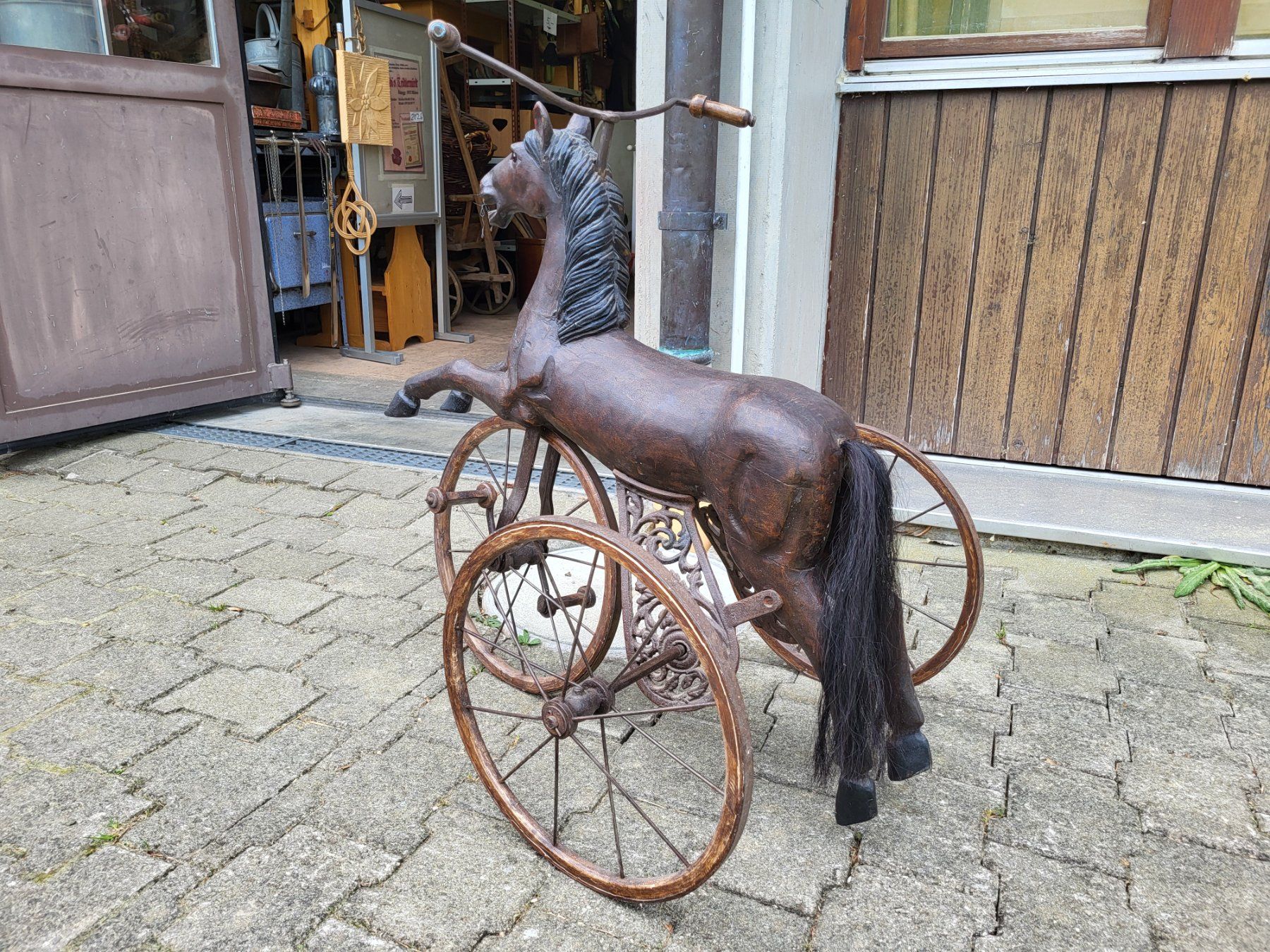 Tutte le decorazioni: Antikes Pferd-Dreirad, um 1920, Dekoration oder Requisit – Usato da Langnau i. E. venduto da Foodmaster 4