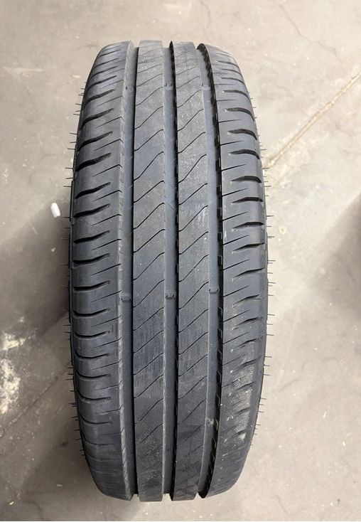 Pneumatici & Ruote complete: Michelin Winterreifen 215/65 R16 C – Nuovo (secondo la descrizione) da Biel/Bienne venduto da orpundgarage