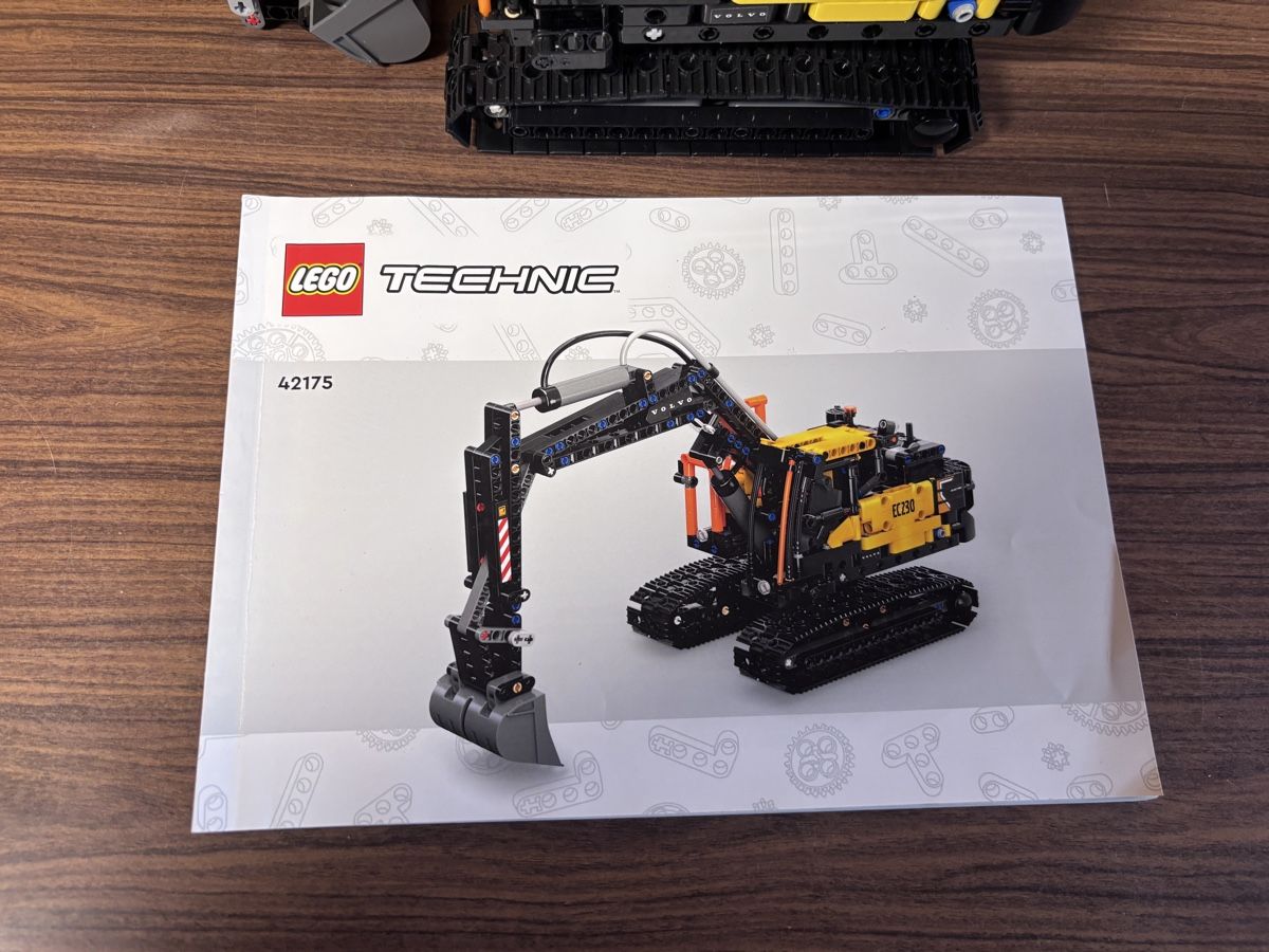 Lego Kit di costruzioni: LEGO Technic 42175 Lastwagen mit Bagger – Usato da Gerlafingen venduto da Marcryter 3