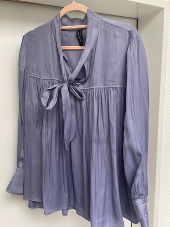 Schluppenbluse Marc Cain Gr. 42 lila 
