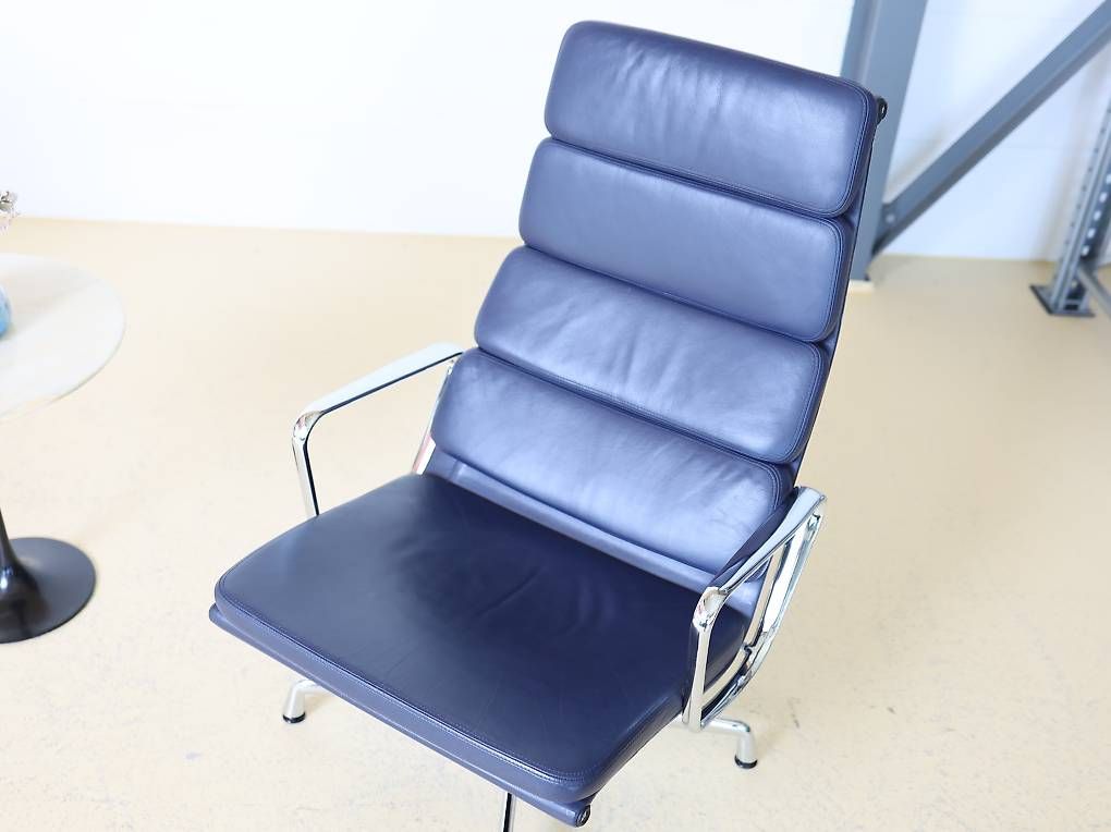 Vitra Sessel: VITRA Soft Pad Sessel EA 222 in Dunkelblauer Farbe – Gebraucht aus Meinisberg von atelier_TILIJA 8