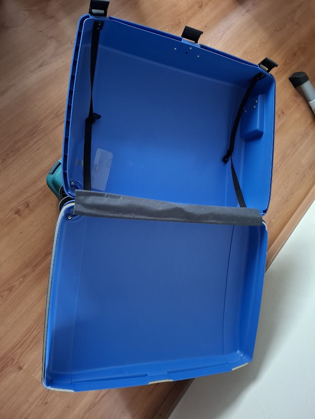 Valigie: Rollkoffer Set, Hartschale unverwüstlich – Usato da Hunzenschwil venduto da Hardrock6 2