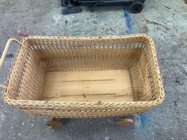 Handgeflochtene Babywagen