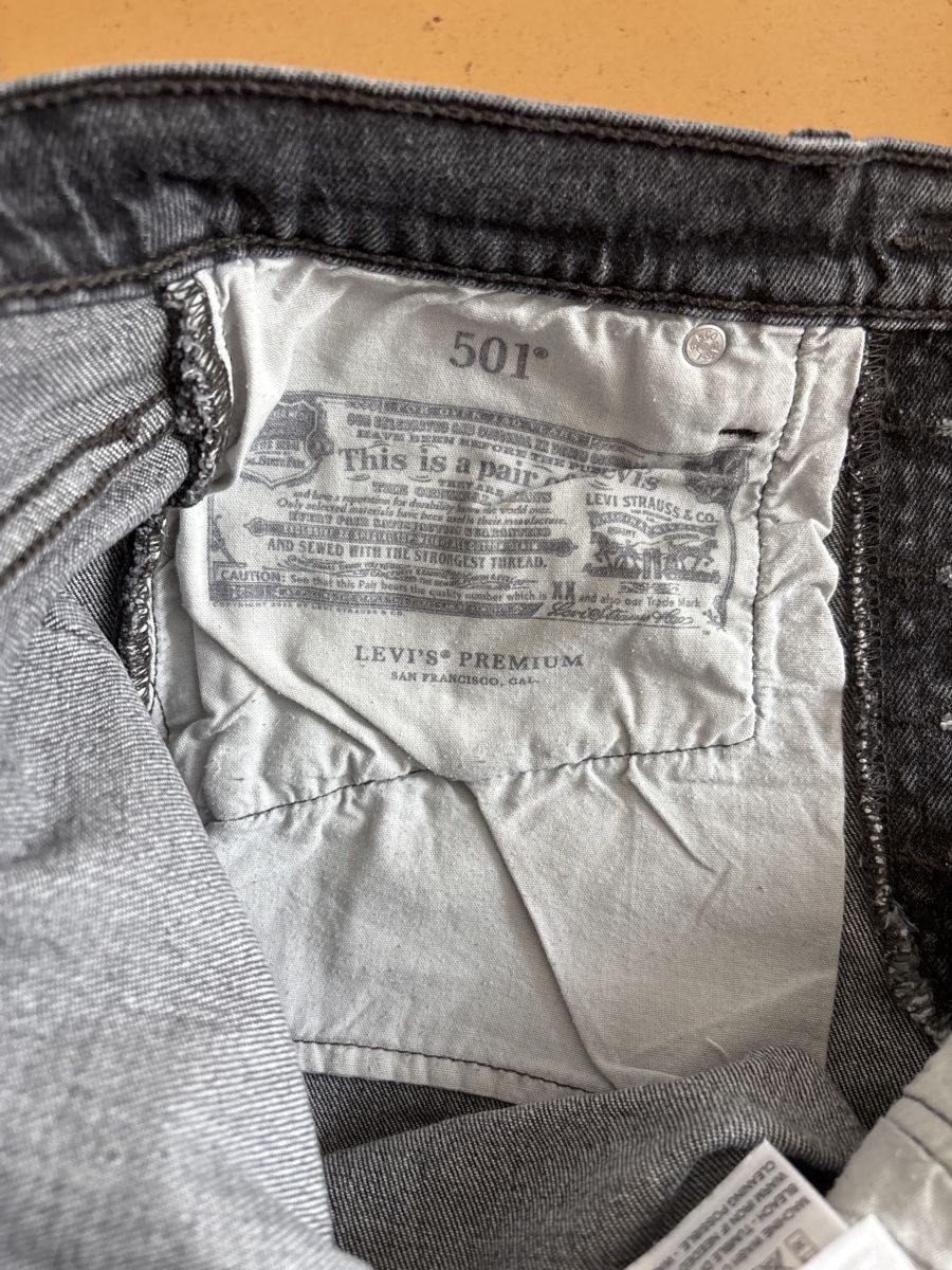 Levi's Lotti di vestiti: Levi's Shorts & Hoodie im Set – Usato da Zürich venduto da del_gdm2 3