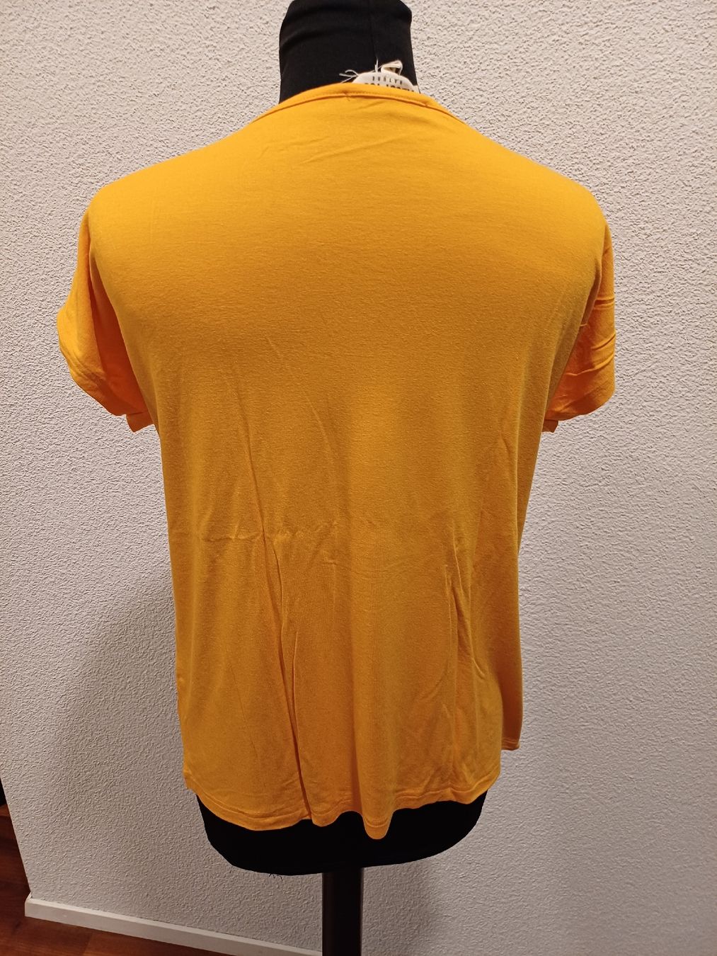 T-shirt: T-Shirt, 34 – Usato da Winterthur venduto da Smily-_- 1