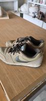 Nike Schuhe Grösse 40, olive gebraucht