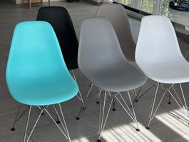 Modern Dining Chairs – Various Colors – CHF 15 Each