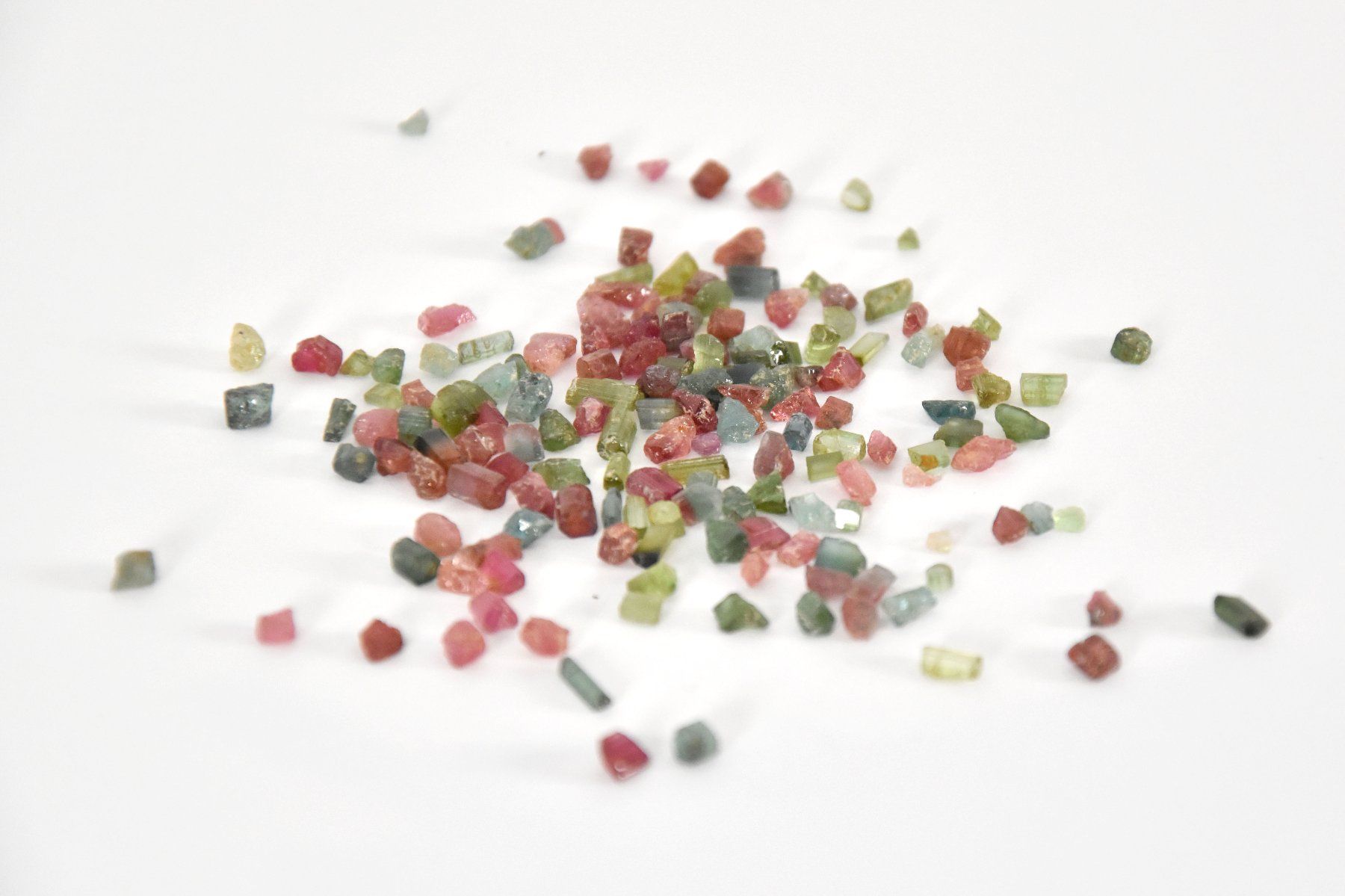 Minerali & Pietre curative: Tourmaline multicolore brute – Nuovo e nell'imballaggio originale da Vaulion venduto da sambigben 1