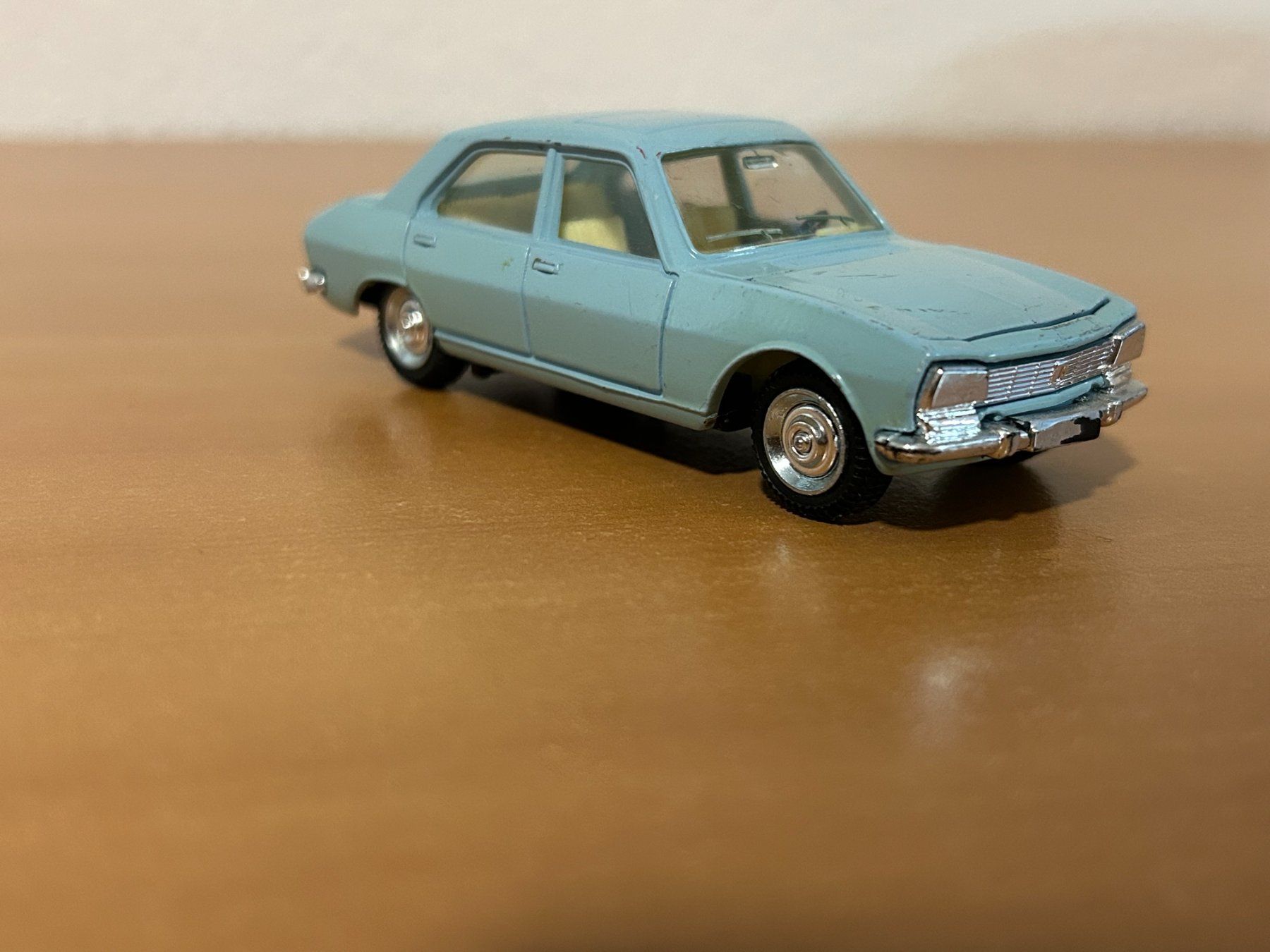 Peugeot Modellini d'auto: Peugeot 504 Pilen 1:43 – Usato da Schafisheim venduto da Ducati57 4