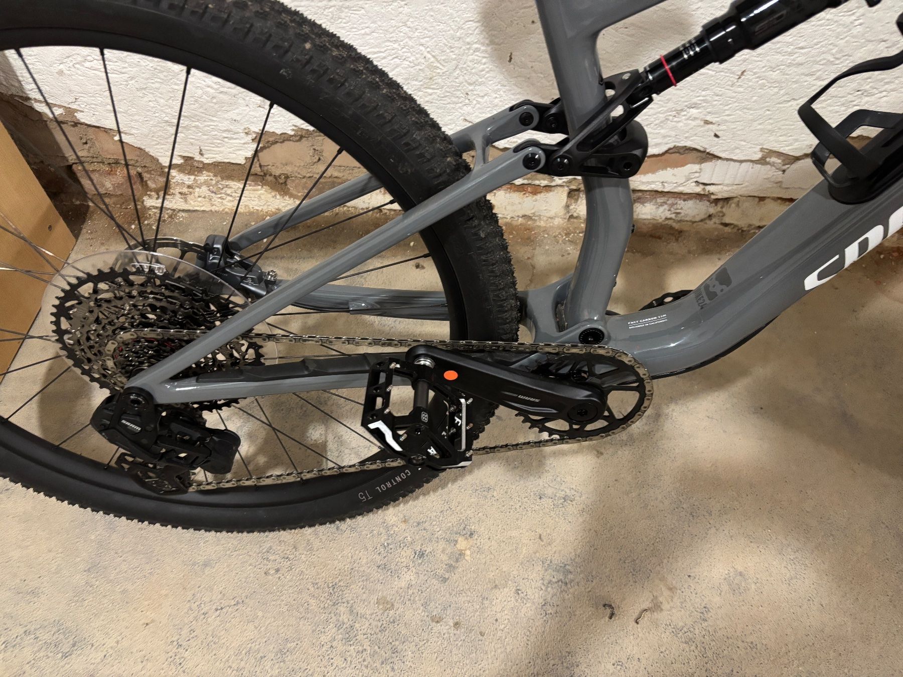 Specialized Vélos: Specialized EPIC 8 COMP - 29" - Rahmengrösse L – D'occasion à Thun par ilj_8yv5 3