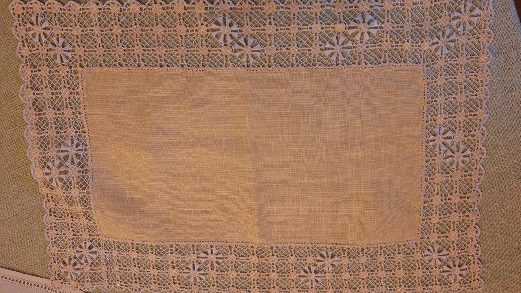 Altra biancheria da tavola: 10 Vintage Platz-Deckelchen ,teils mit Spitze – Usato da Dornach venduto da majo8689 7